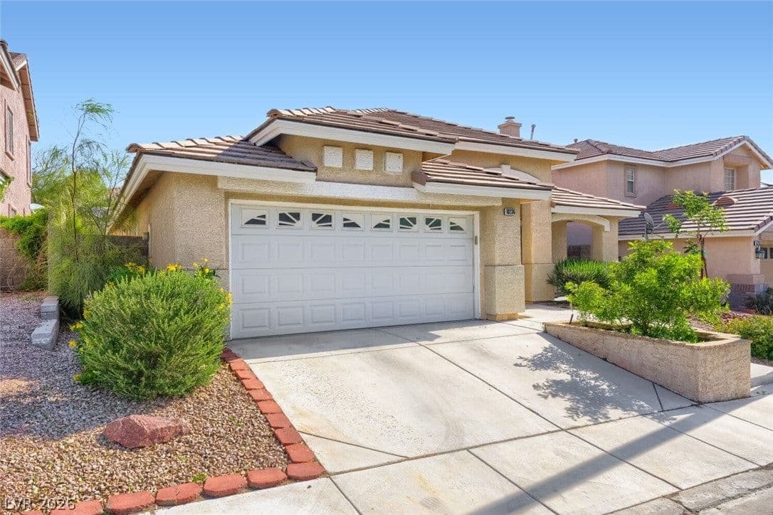 10236 Desert Wind Drive photo 2