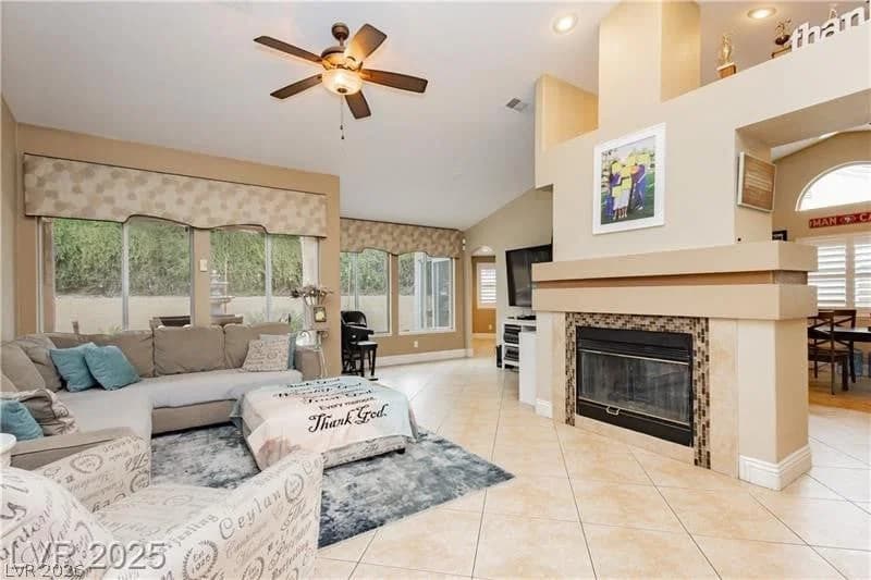 4401 Inez Drive photo 4