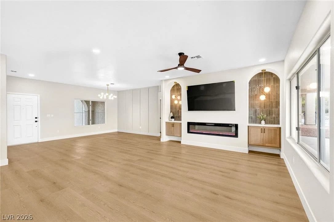 1651 Danbury Crossing Drive photo 4