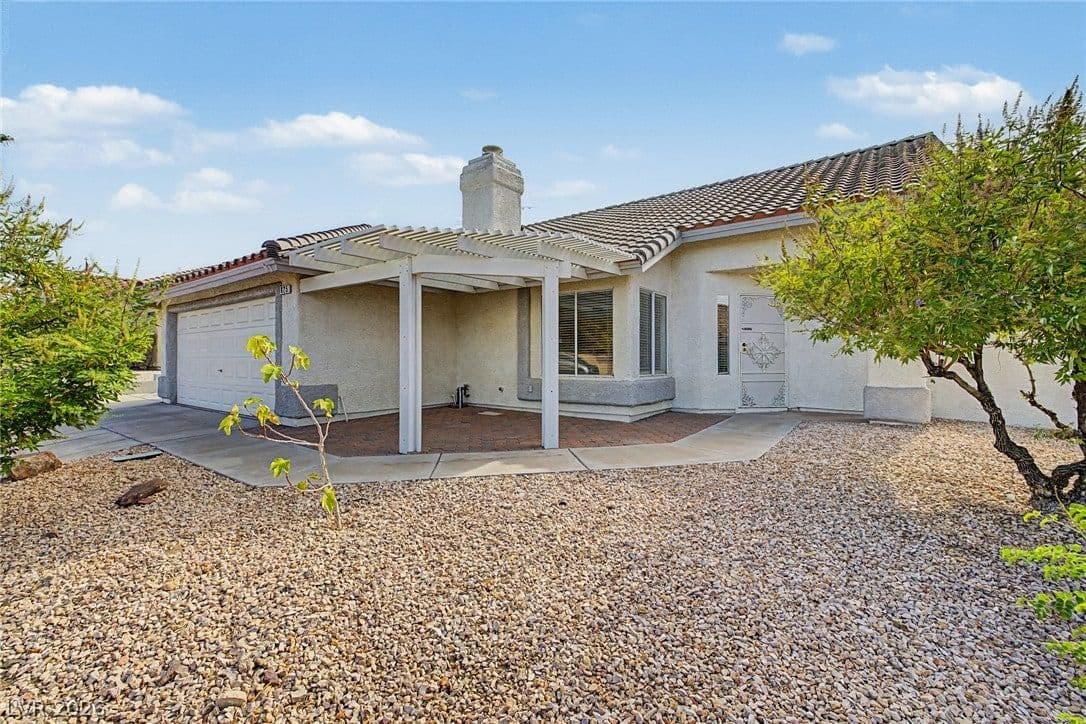825 Cypress Pines Way photo 4