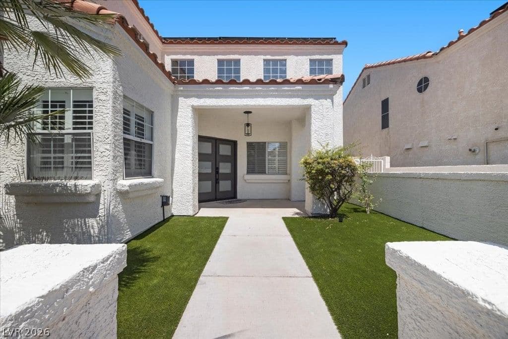 8024 Shorecrest Drive photo 2