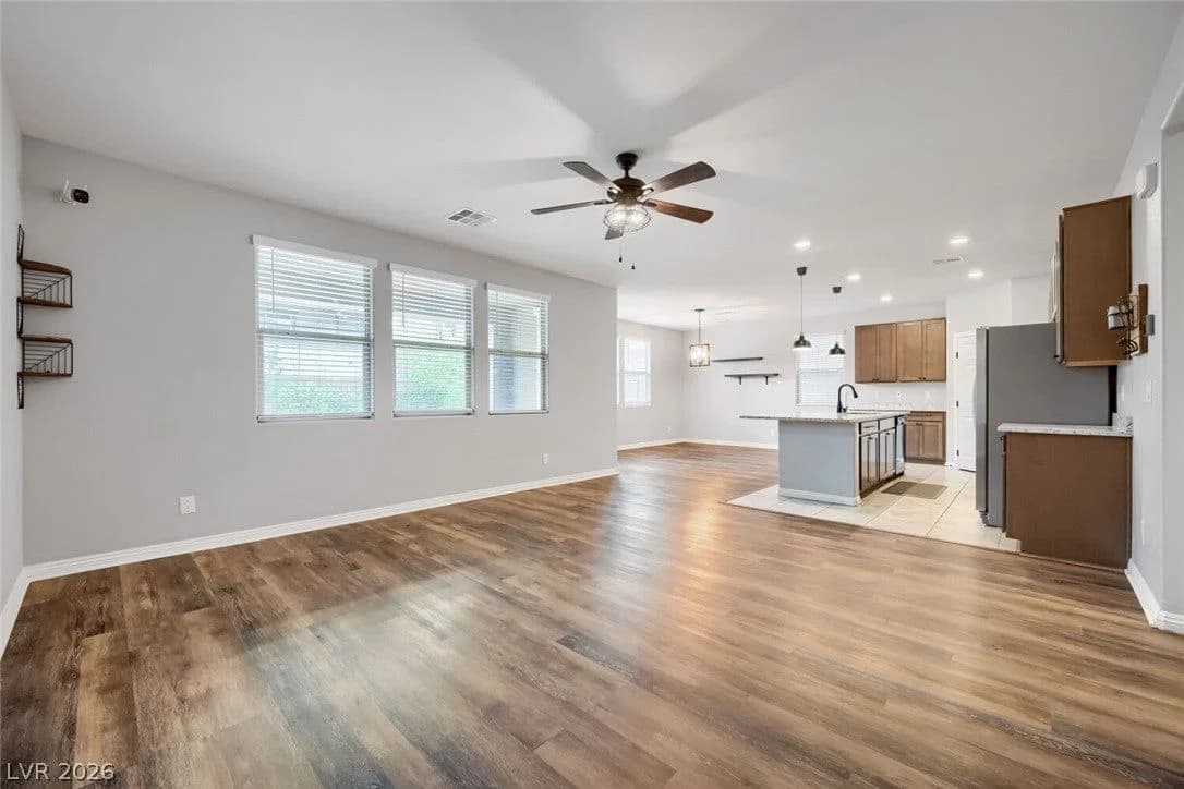 845 Riverlawn Place photo 4