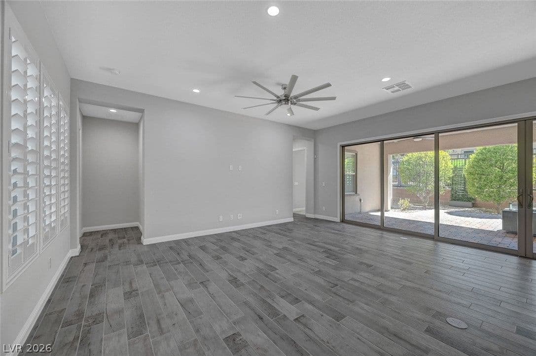 6709 Titanium Crest Street photo 5