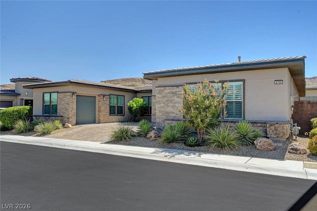 6709 Titanium Crest Street photo 3