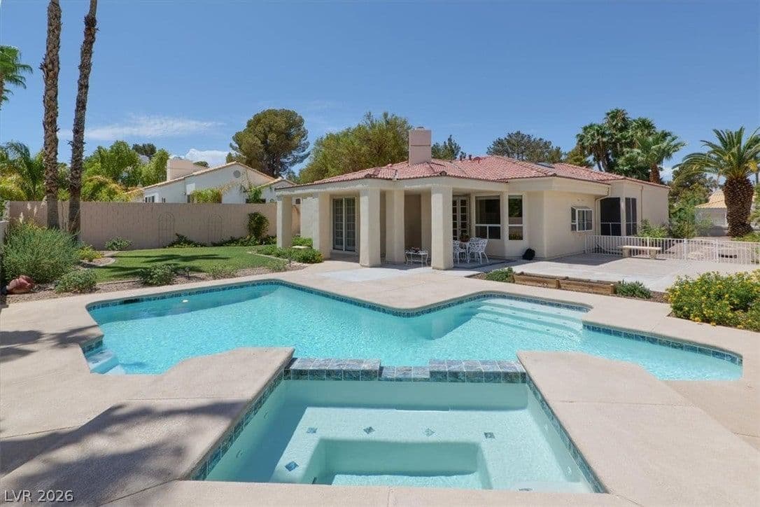 246 Jameson Circle photo 4