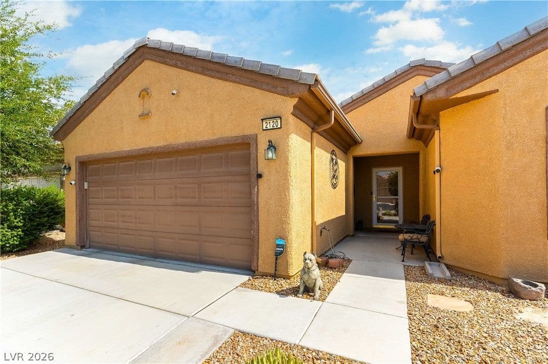 2120 Willow Wren Drive photo 2
