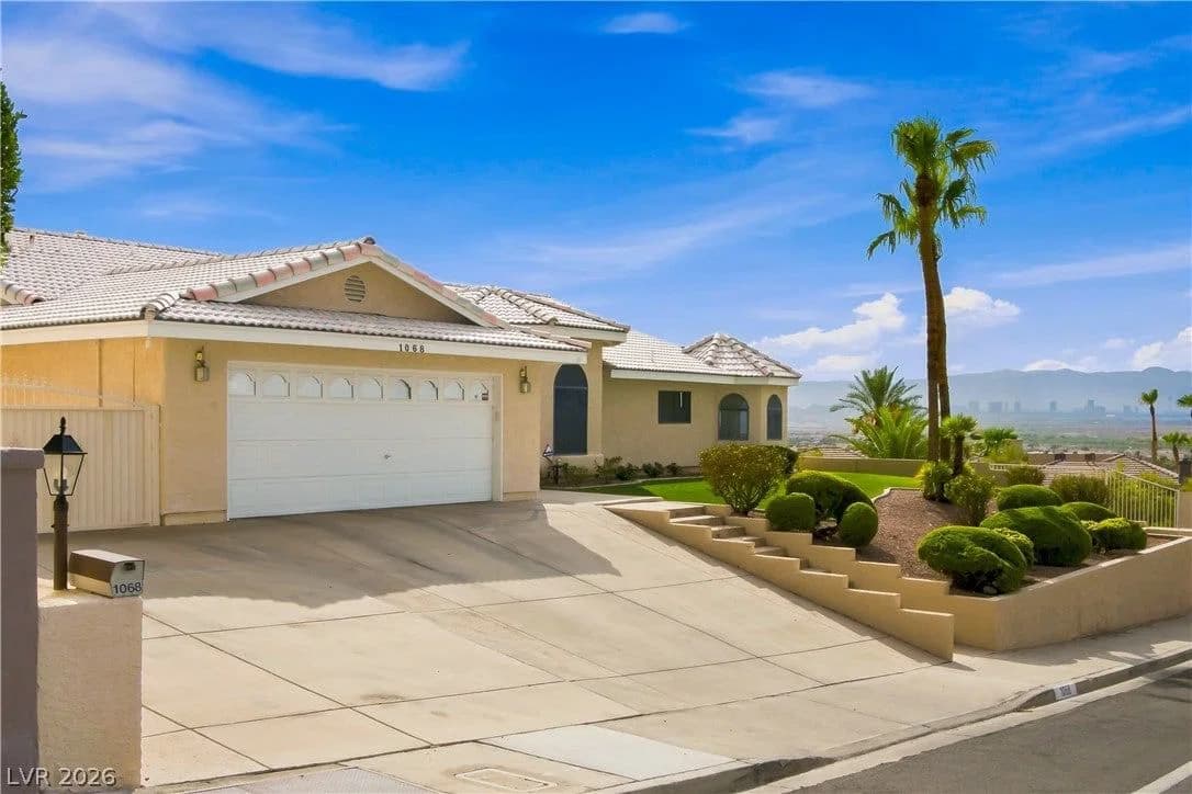 1068 Calico Ridge Drive photo 5