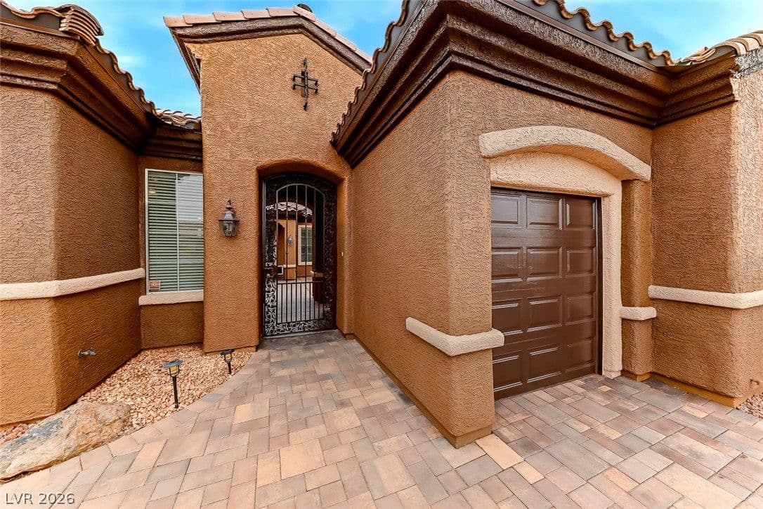 2306 Schaeffer Hills Drive photo 4