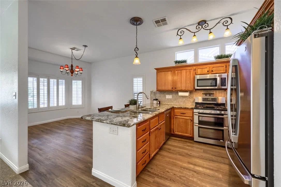 1697 Freedom Court photo 4