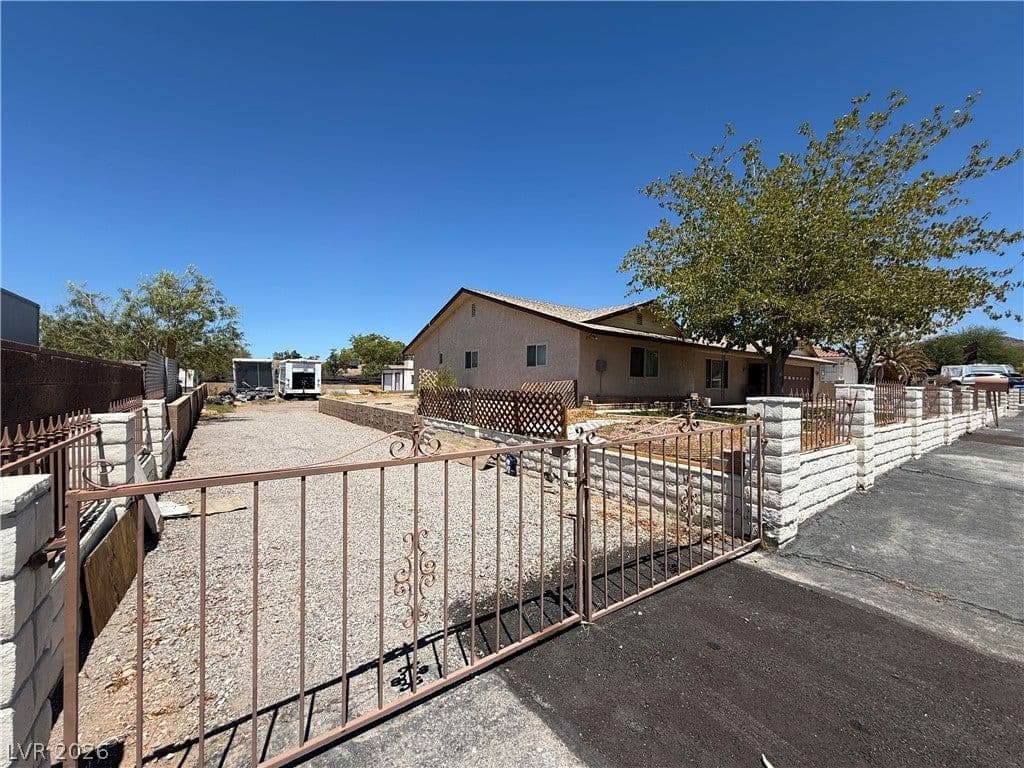 1560 Rocking Horse Drive photo 5