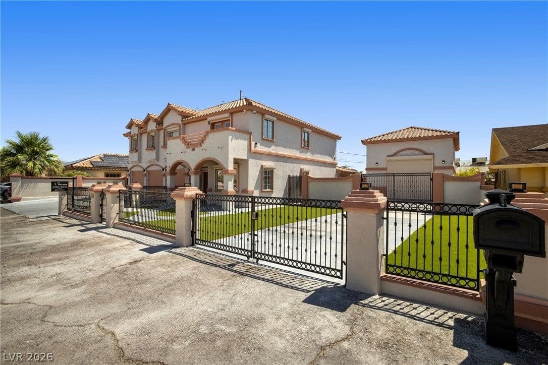 3440 Cox Street photo 2