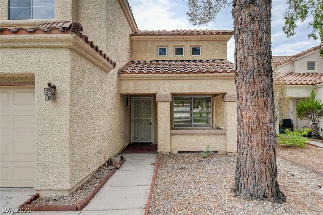 1612 Country Hollow Drive photo 3