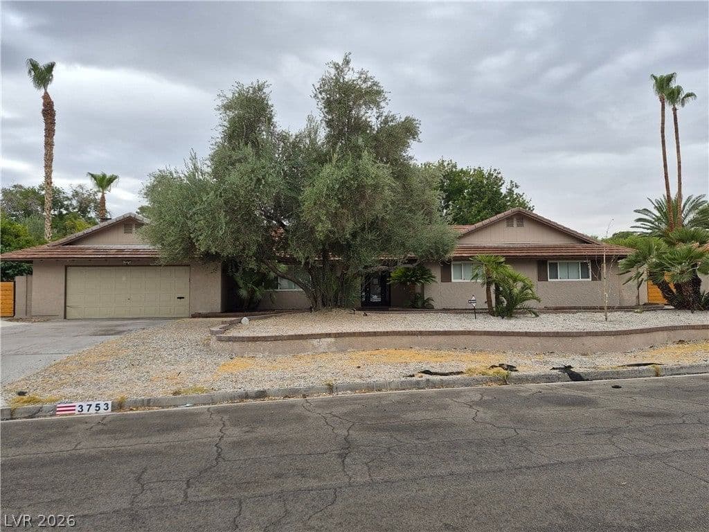 3753 Rosecrest Circle photo 3