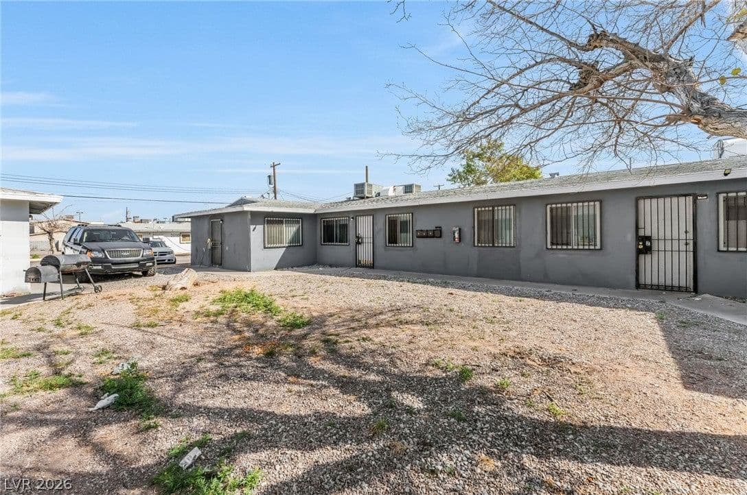 2601 Cedar Avenue photo 4