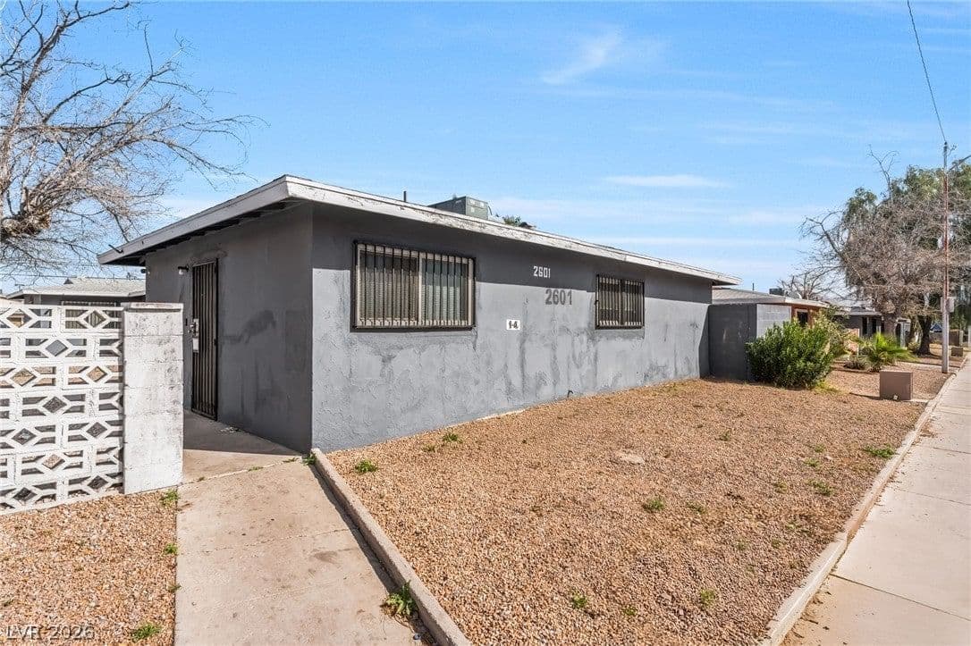 2601 Cedar Avenue photo 3