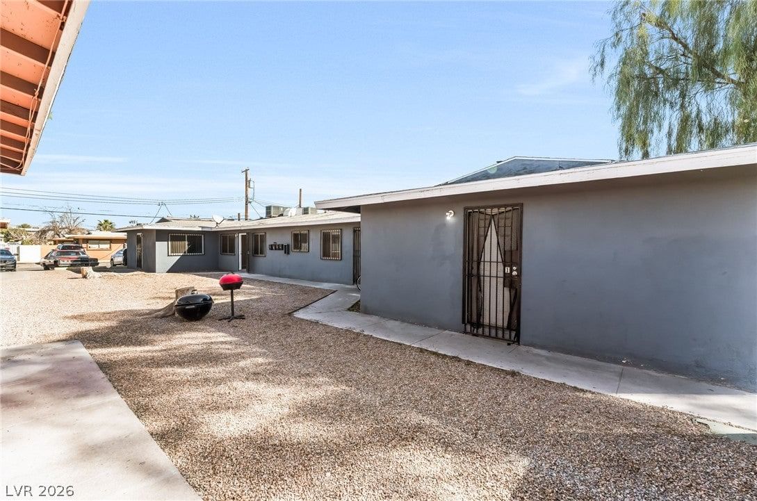 2609 Cedar Avenue photo 4