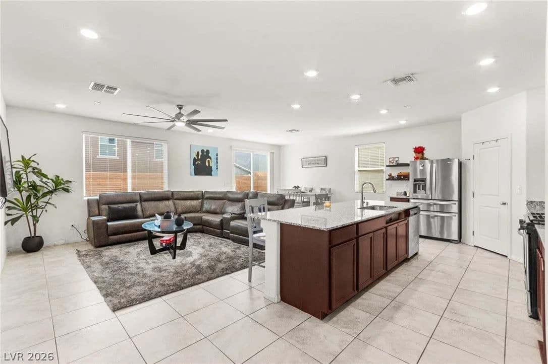 8439 Cabirolera Avenue photo 4