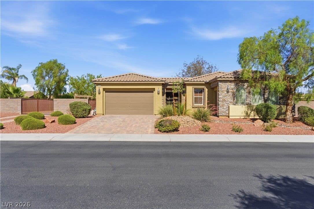 8618 Amber Autumn Street photo 2