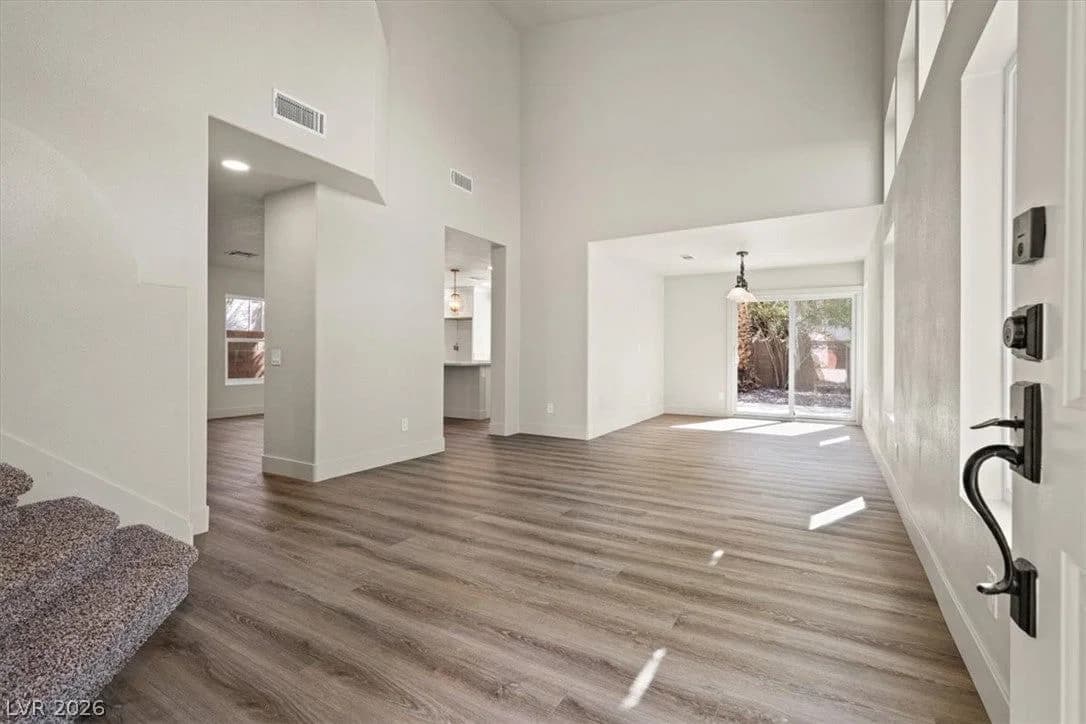 7050 Wine River Drive photo 4