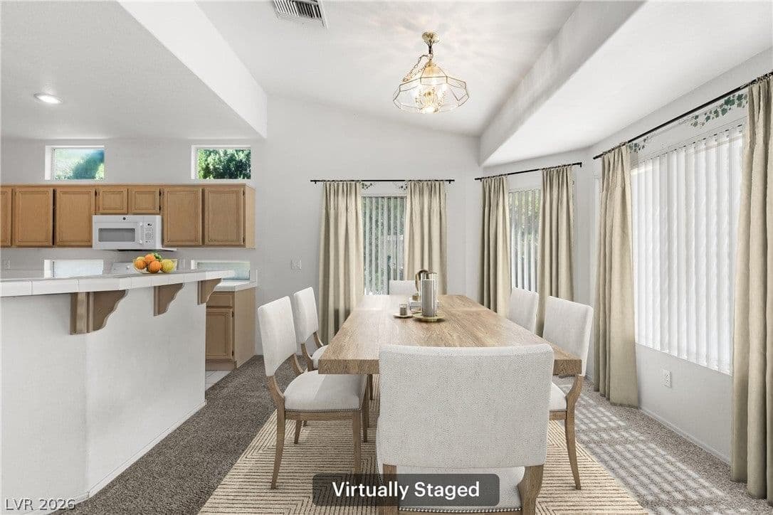 792 Capri Drive photo 3