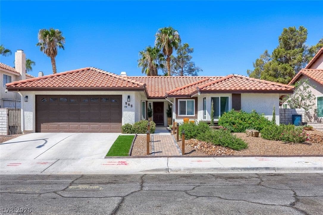345 Amalfi Street photo 2
