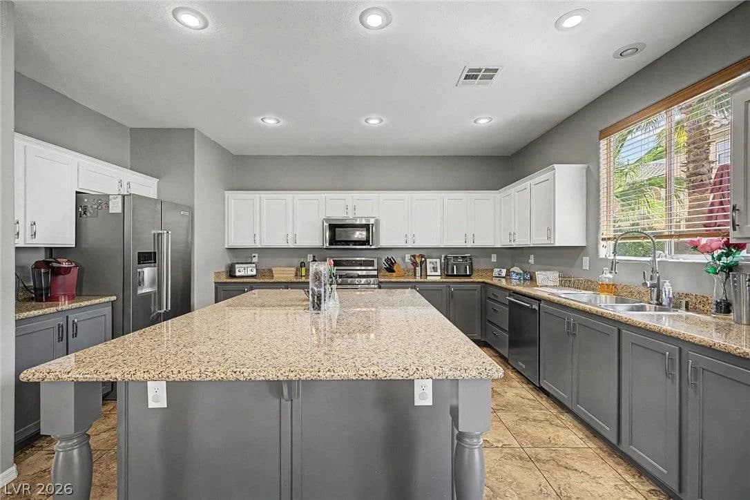 1045 Via Canale Drive photo 4