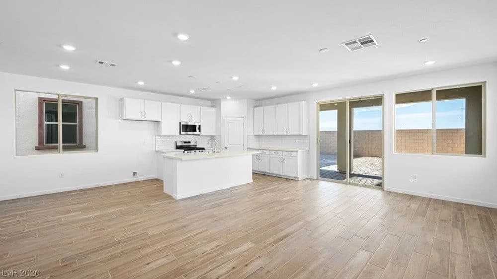 652 Semitone Lane photo 3