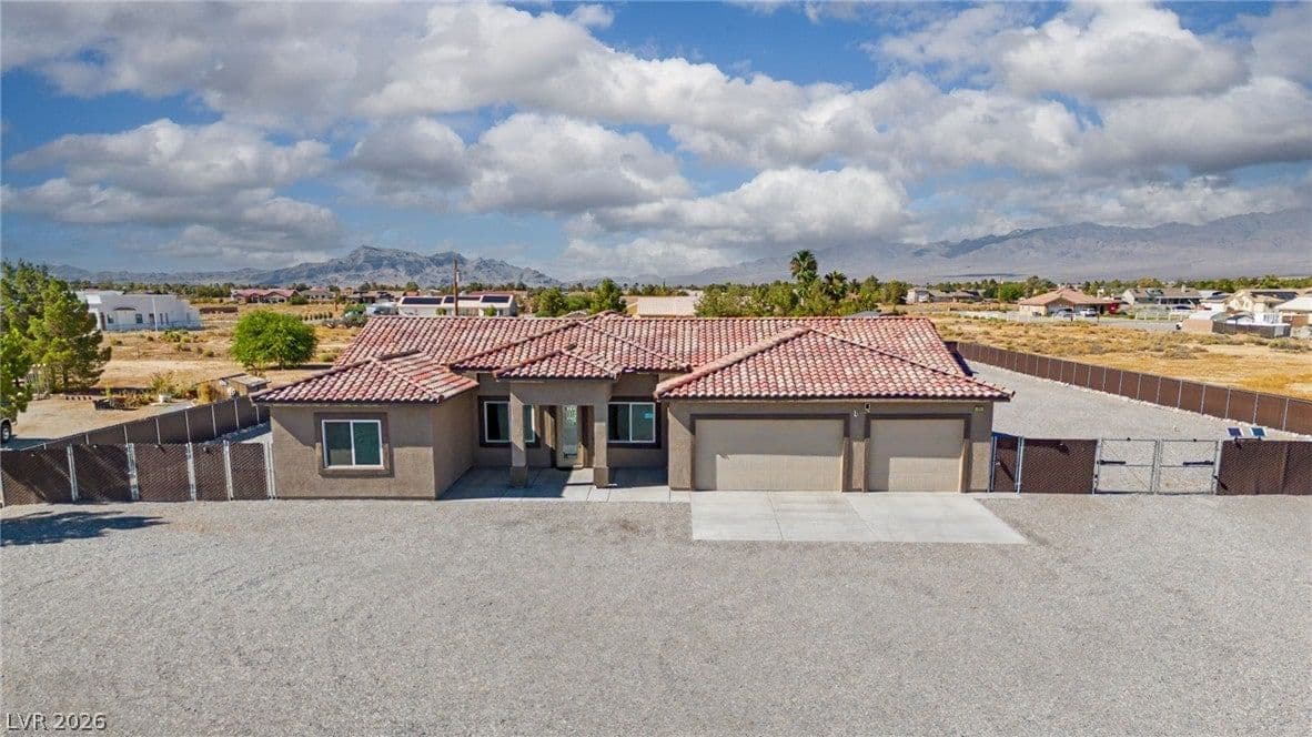 1360 Labrador Street photo 2
