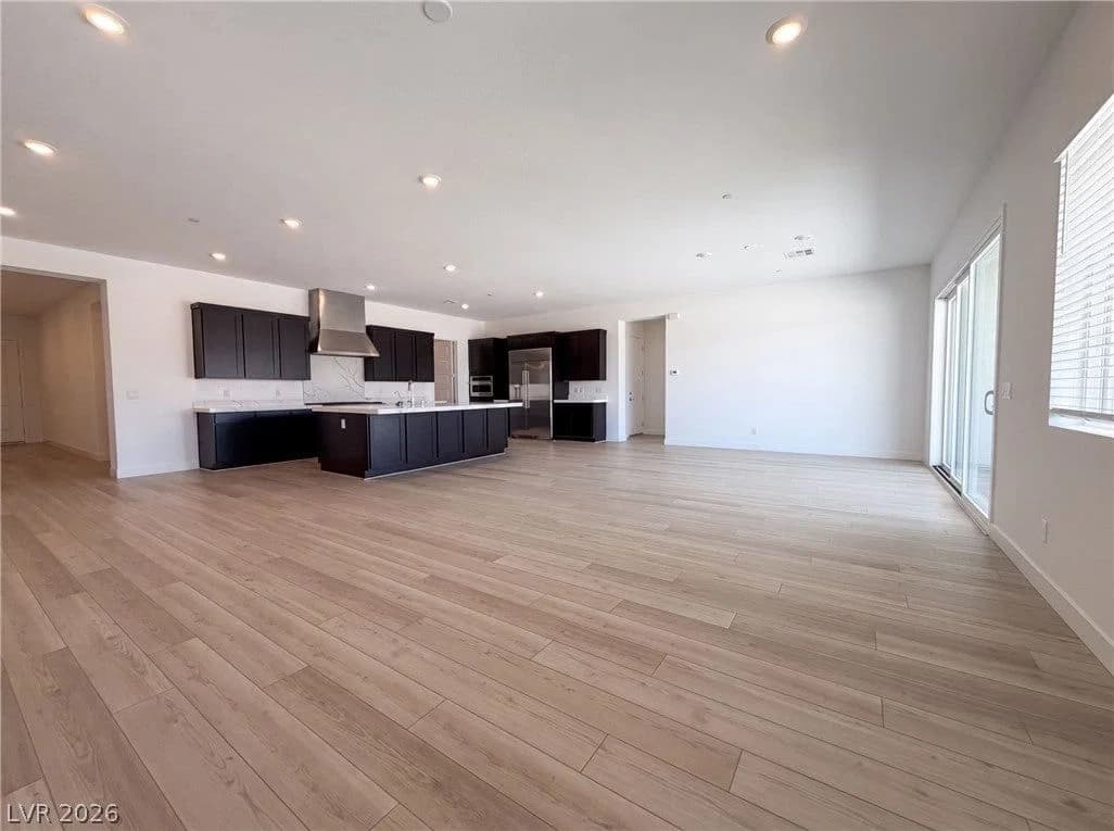 8289 Warbonnet Way photo 3