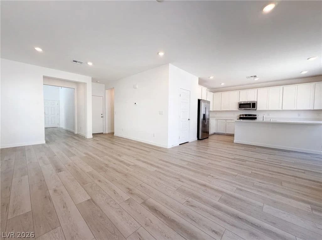 8364 Caldera Hills Avenue photo 2