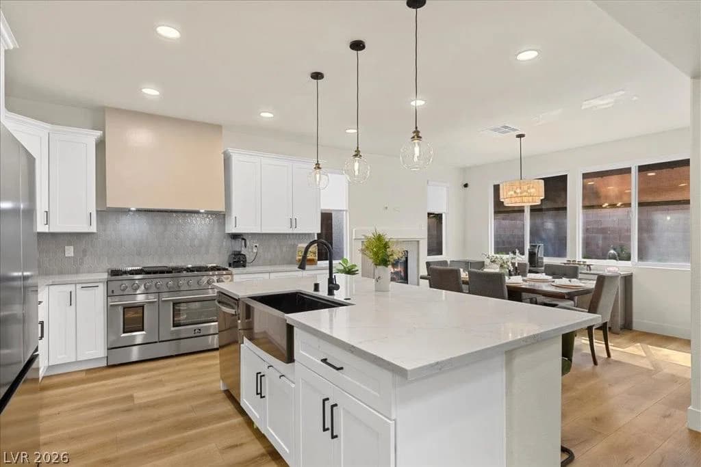 10939 Saint Rafael Street photo 2