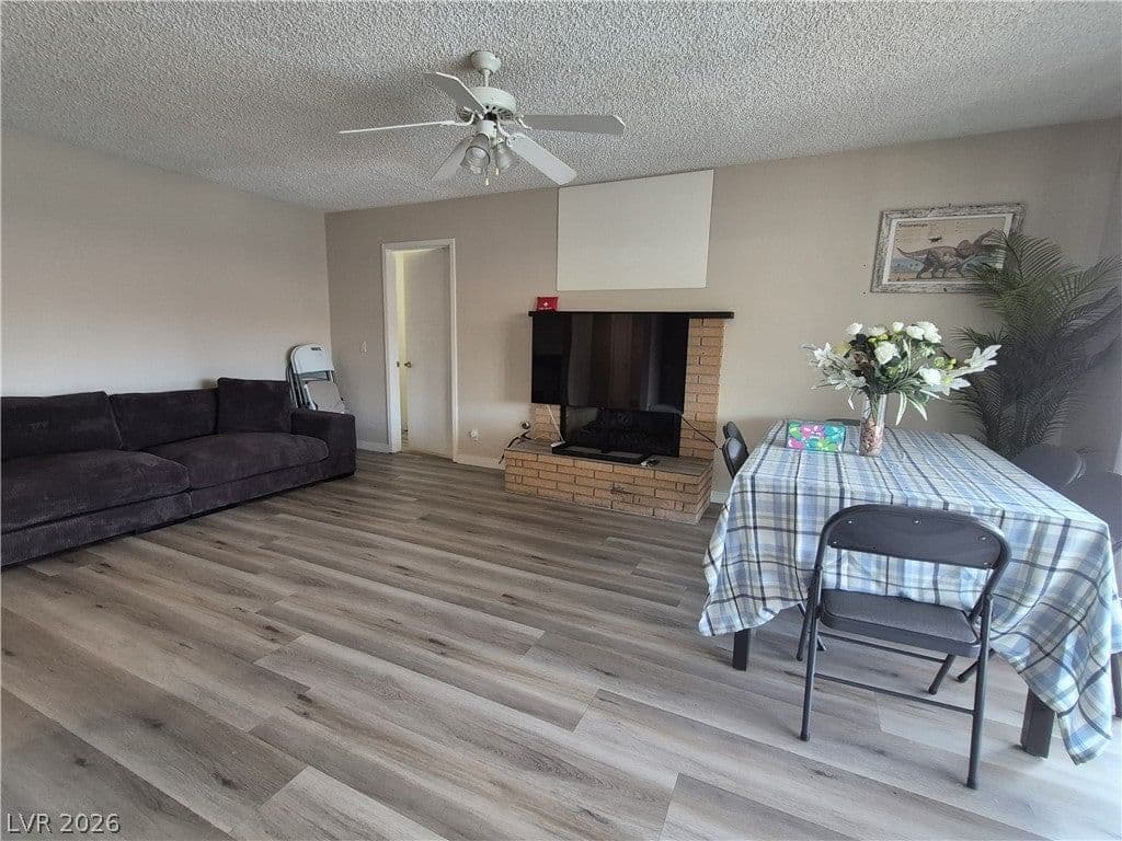 5849 Cherokee AVE photo 3