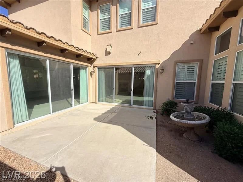 464 Via Palermo Drive photo 4