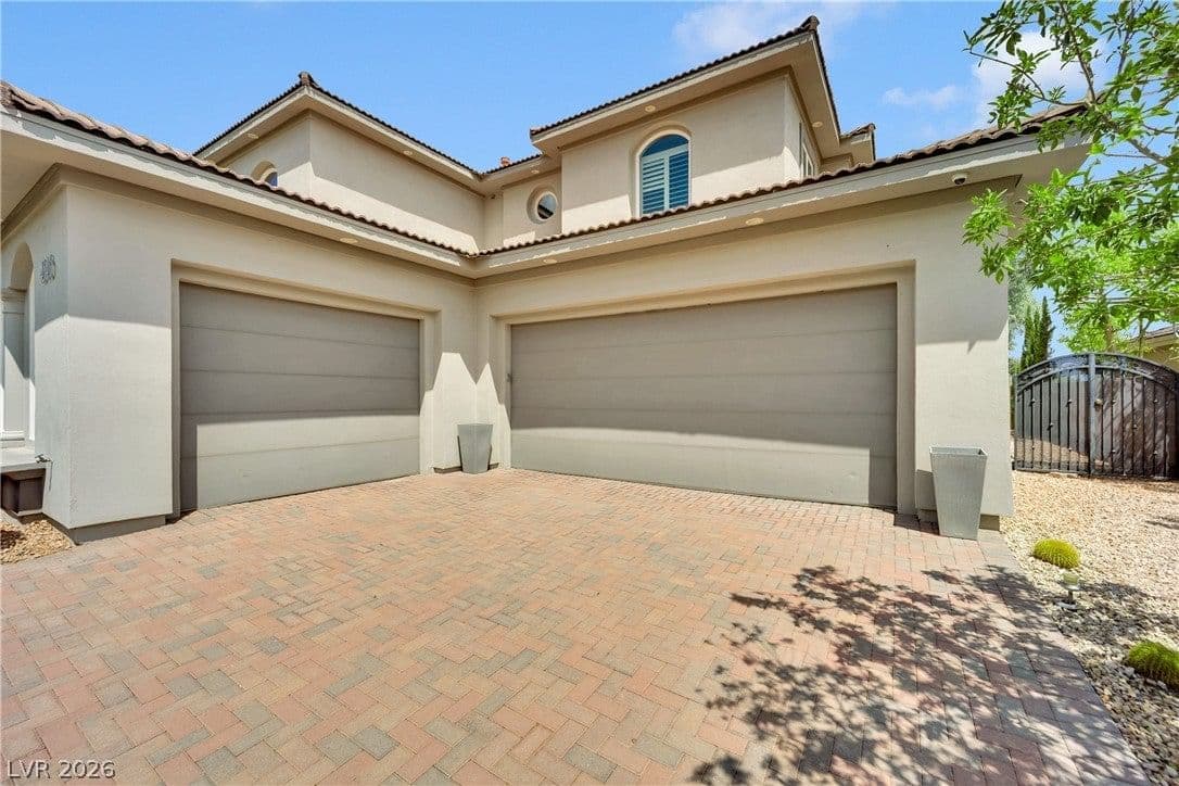 4346 Micahs Canyon Court photo 4