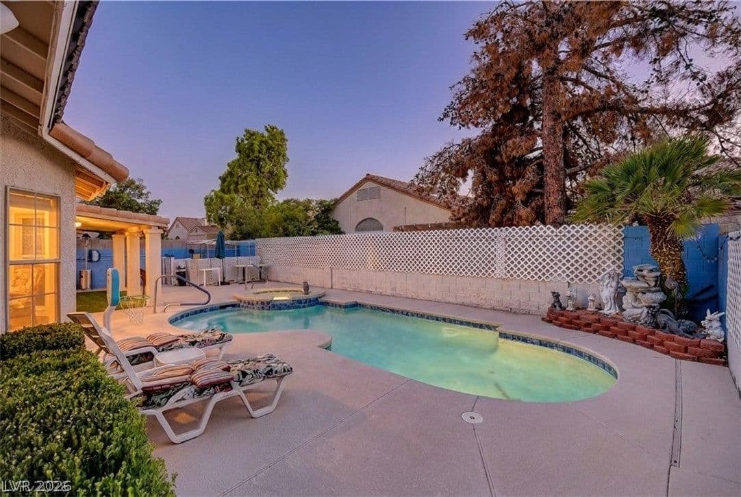 5129 Coral Beach Street photo 2