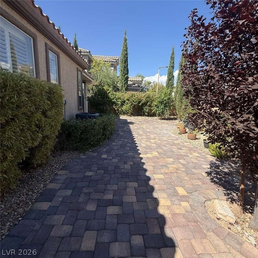 9329 Eagle Ridge Drive photo 4