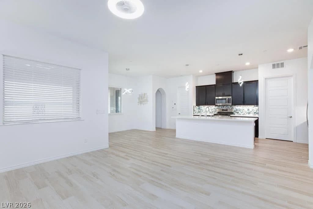 689 Monteverdi Peak Street photo 5