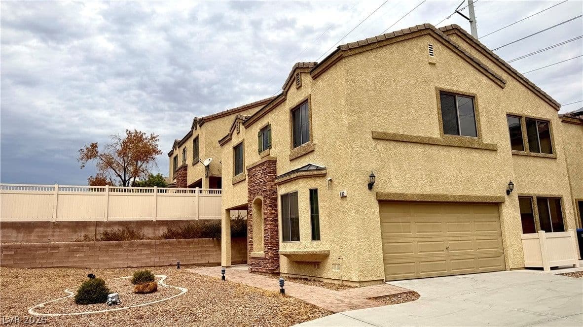 632 Civic Holiday Avenue photo 2