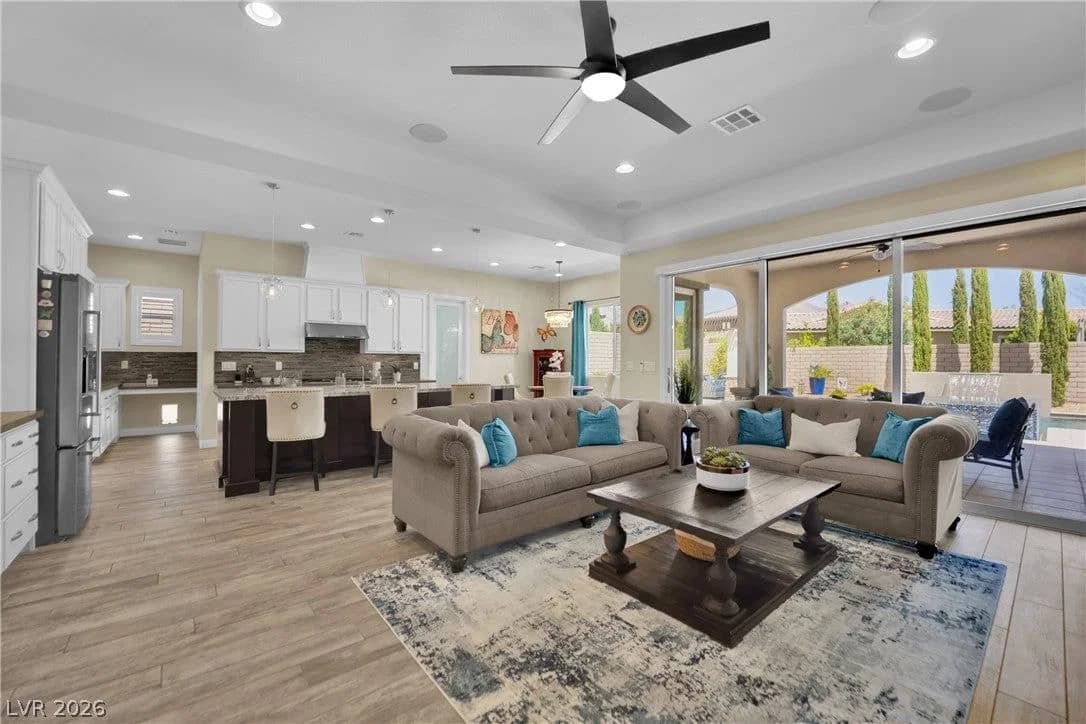 12230 Tempestad Avenue photo 4