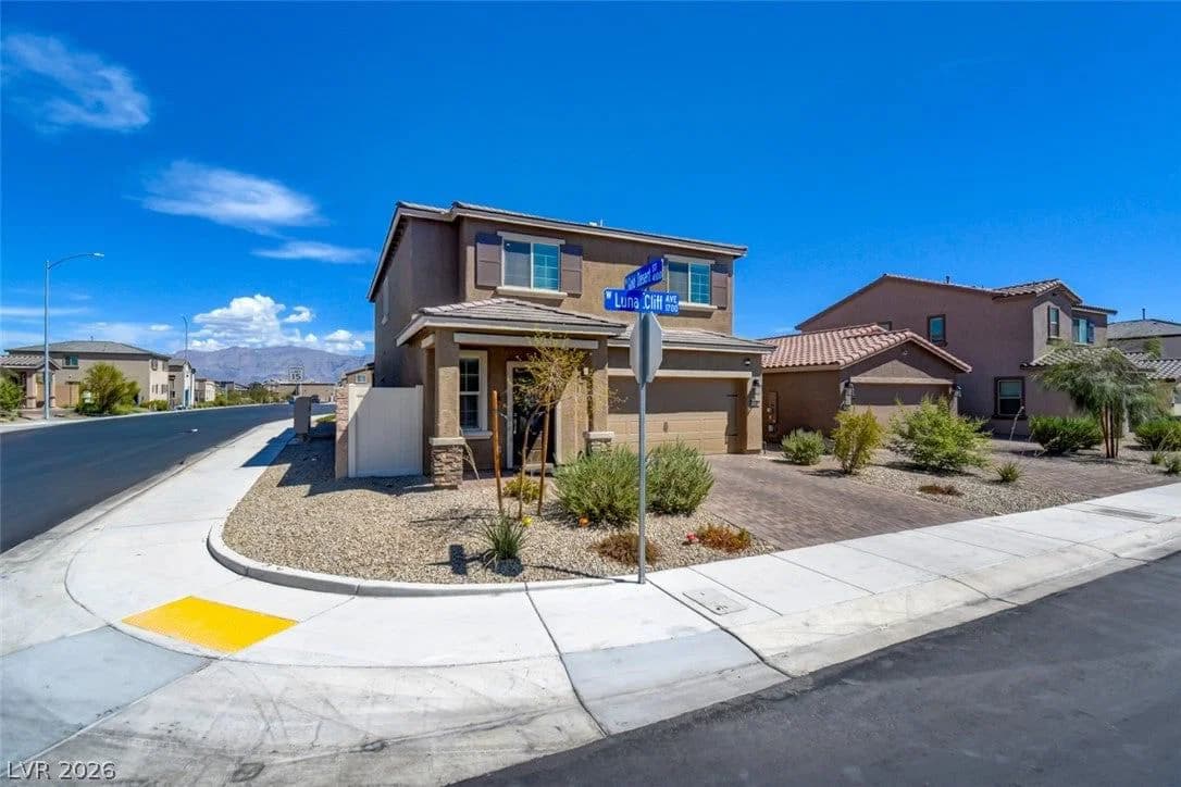 1720 Luna Cliff Avenue photo 2