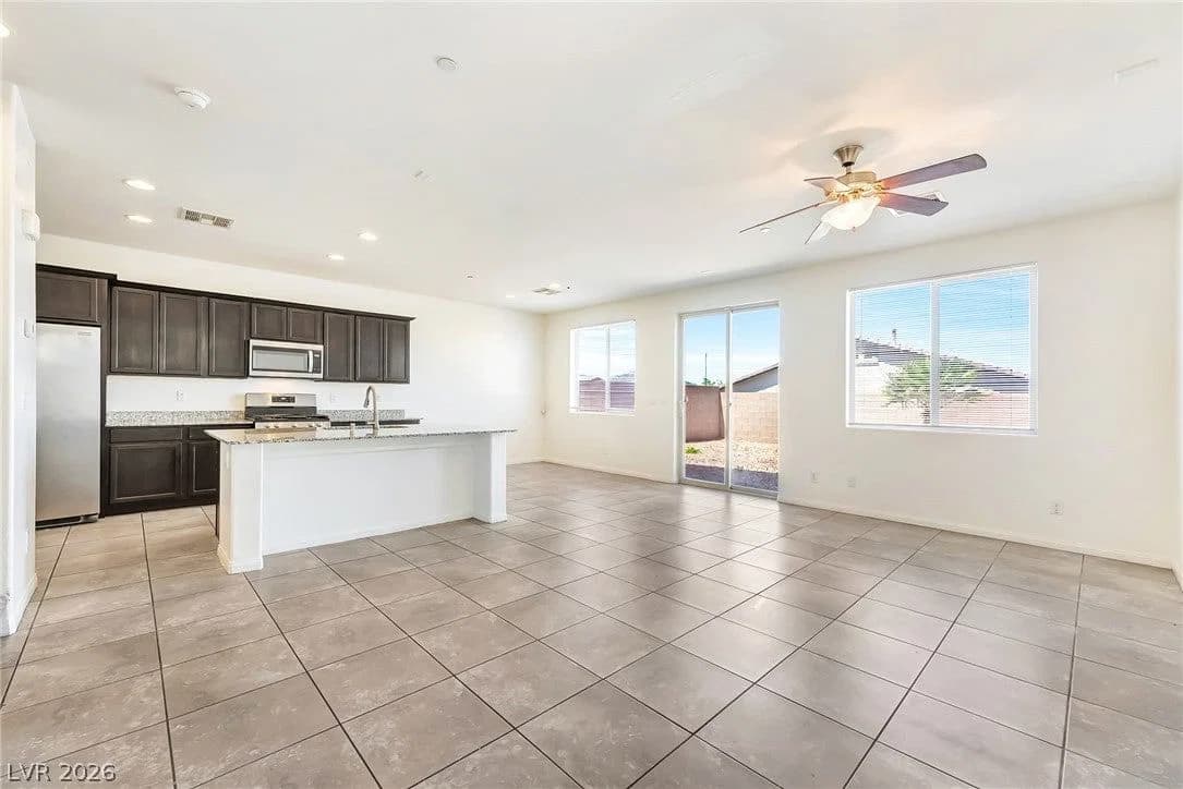 1270 Smokey Valley Lane photo 3
