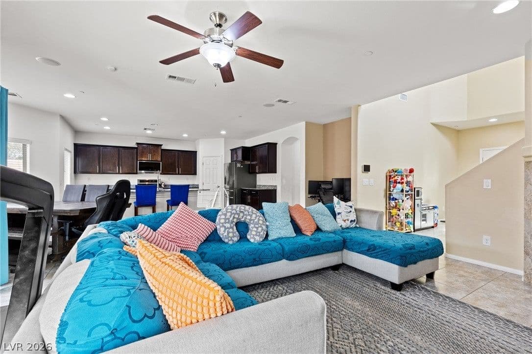 809 Maybole Avenue photo 4