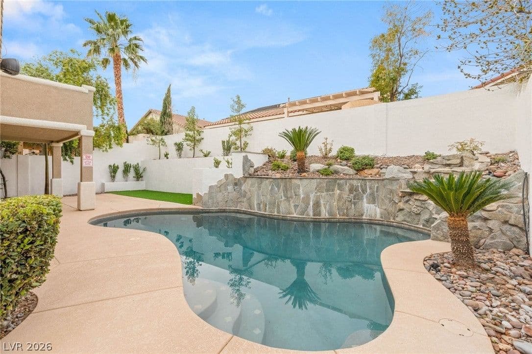 1870 Desert Forest Way photo 3