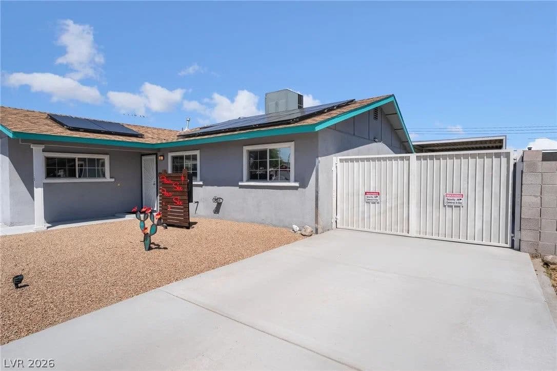 4646 Dennis Way photo 5