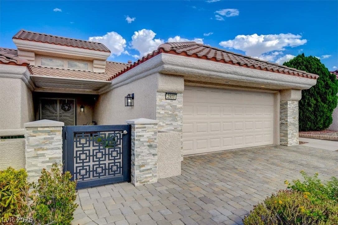 2900 Golfside Drive photo 5