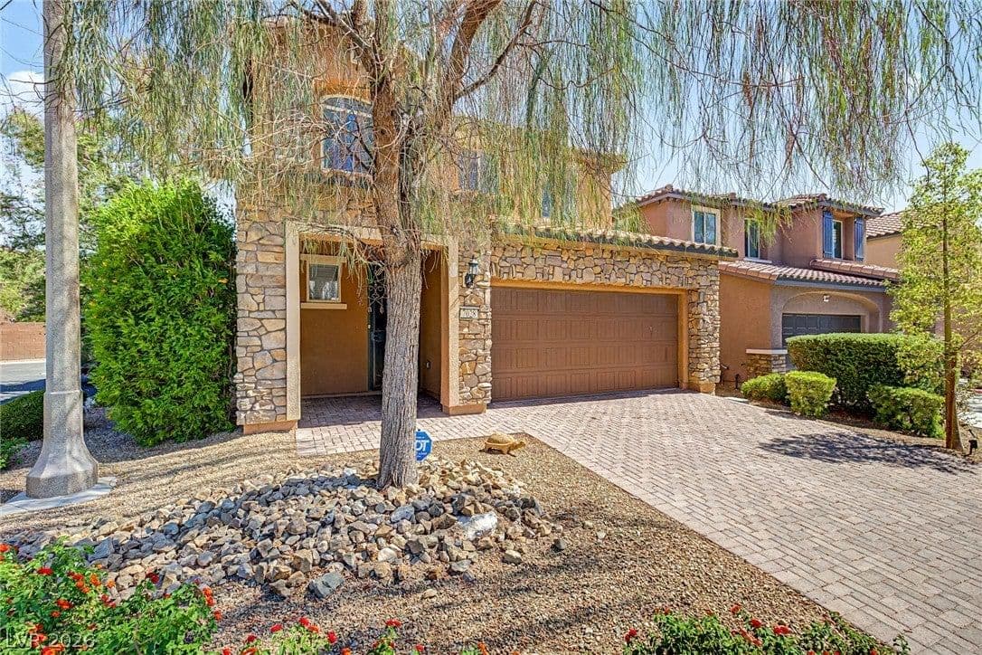 7028 Amapa Road photo 5