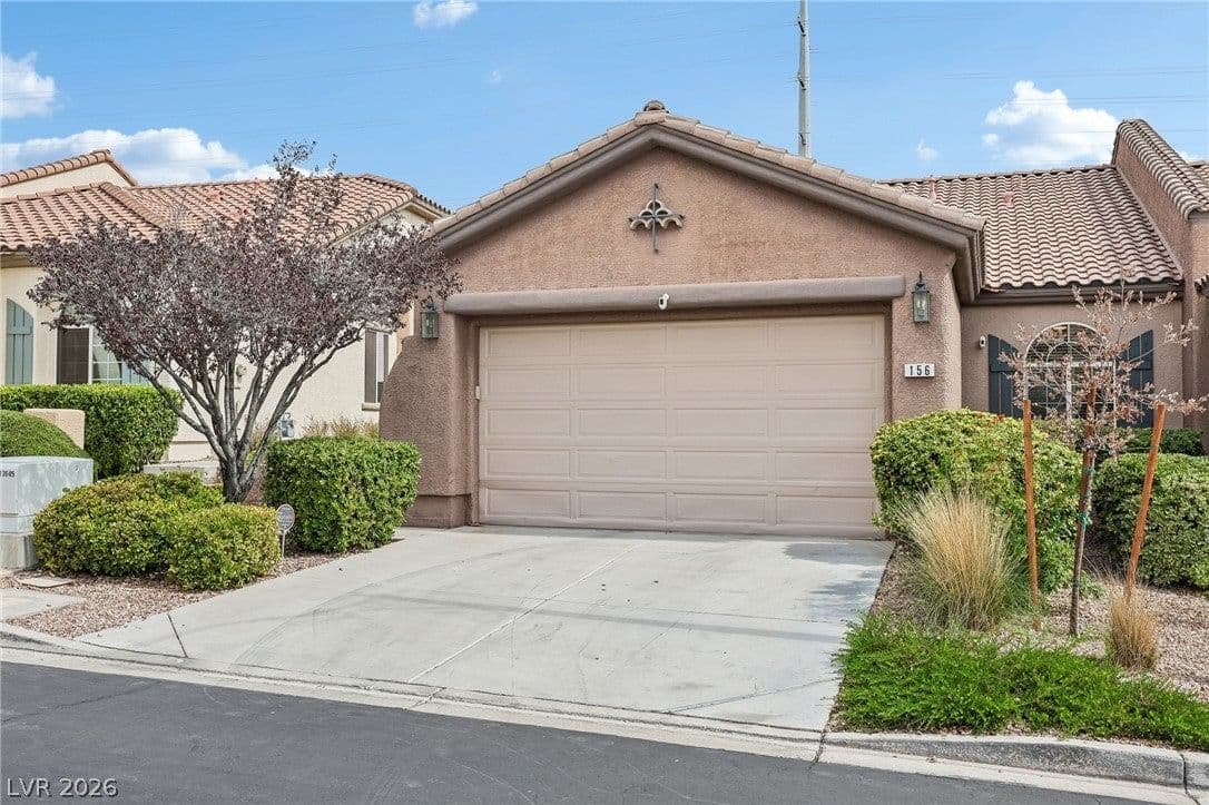 156 Pioneer Peak Place photo 2