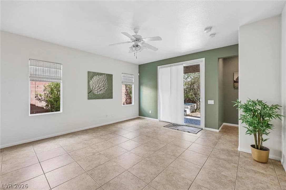 156 Pioneer Peak Place photo 3
