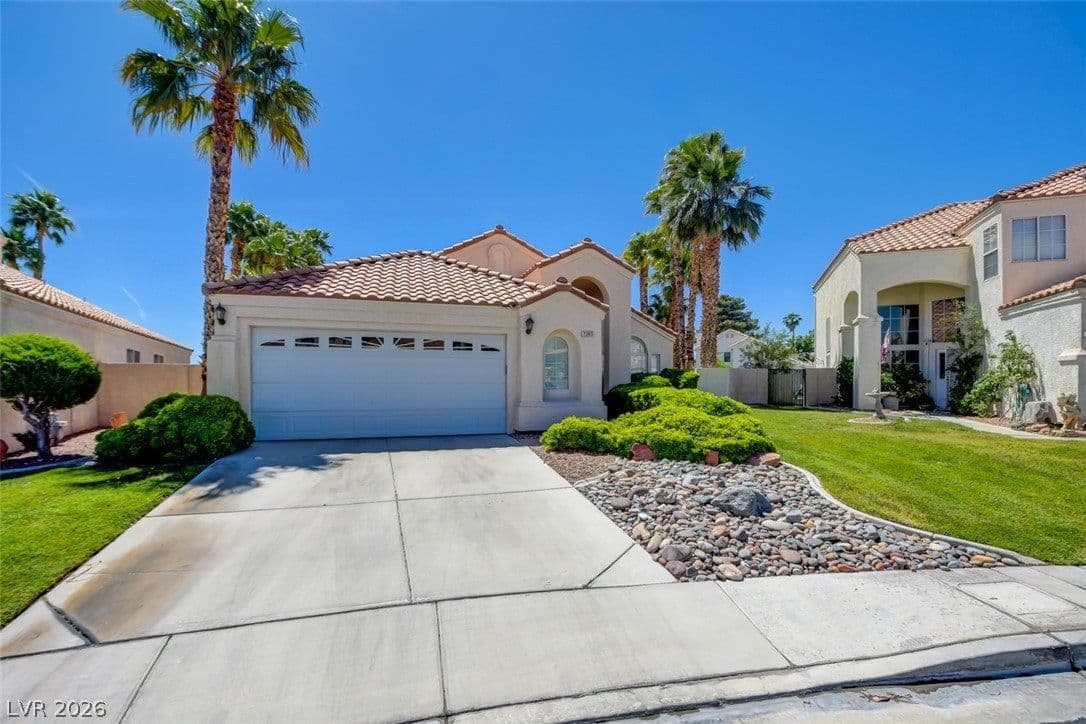 7365 Tamarind Avenue photo 3