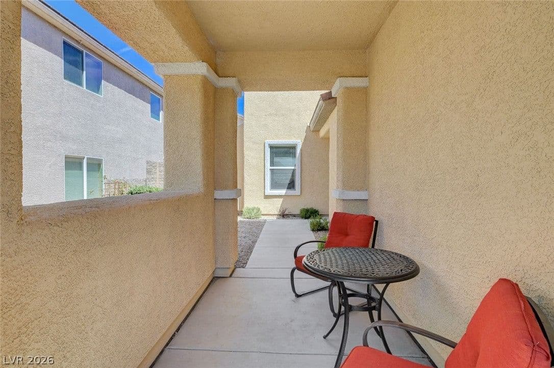 2884 Strathallan Avenue photo 4